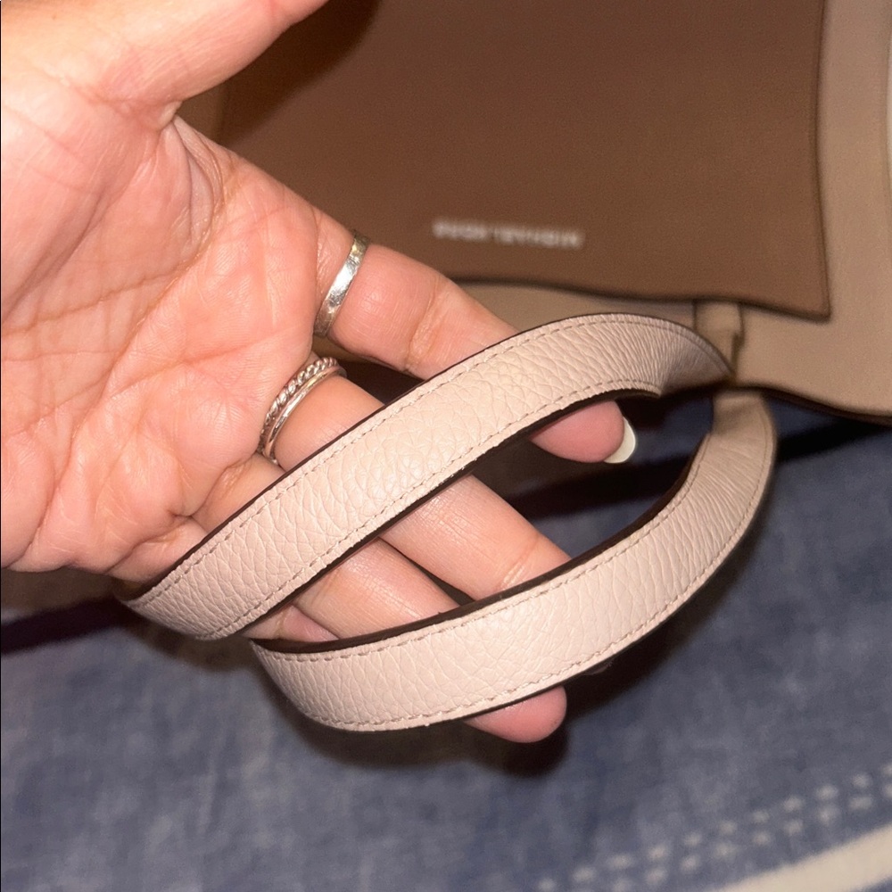 Michael Kors Tan Tote Bag - Picture 8 of 9
